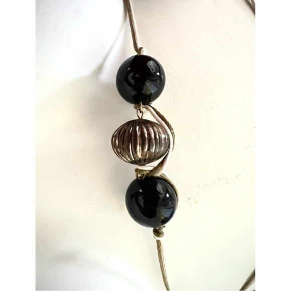 🎁Bundle 2 long necklaces:red/green colored contemporary shapes linked w/macrame - Picture 4 of 13